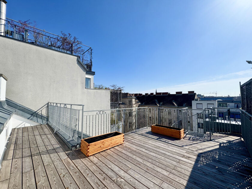 C81CE511-9E45-43F1-A7F1-351551DD9398 1 201 a