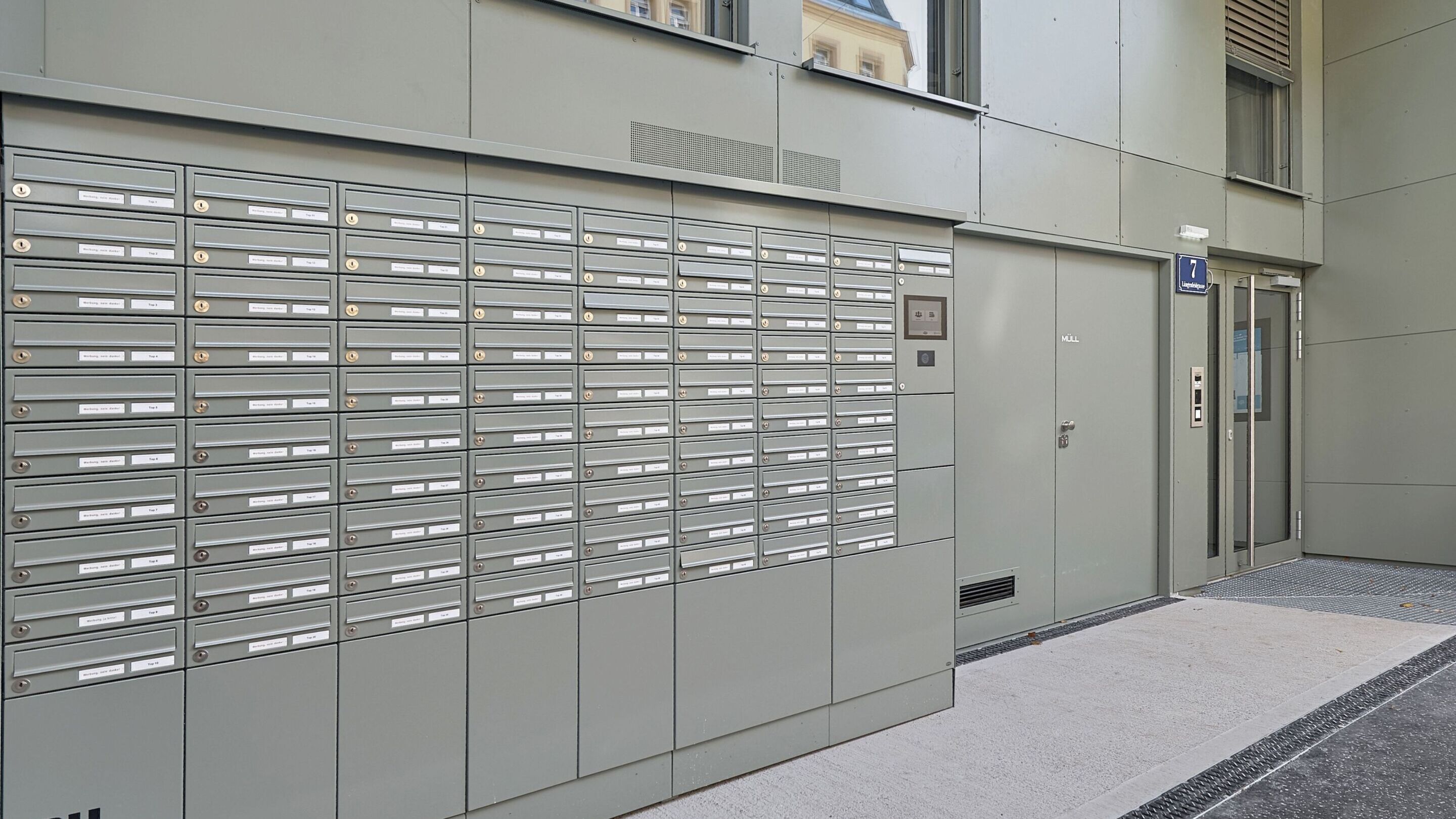 WINEGG-Arndtstraße 50-Paketboxanlage