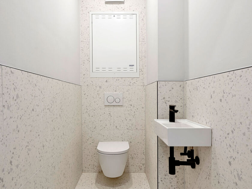 separate Toilette