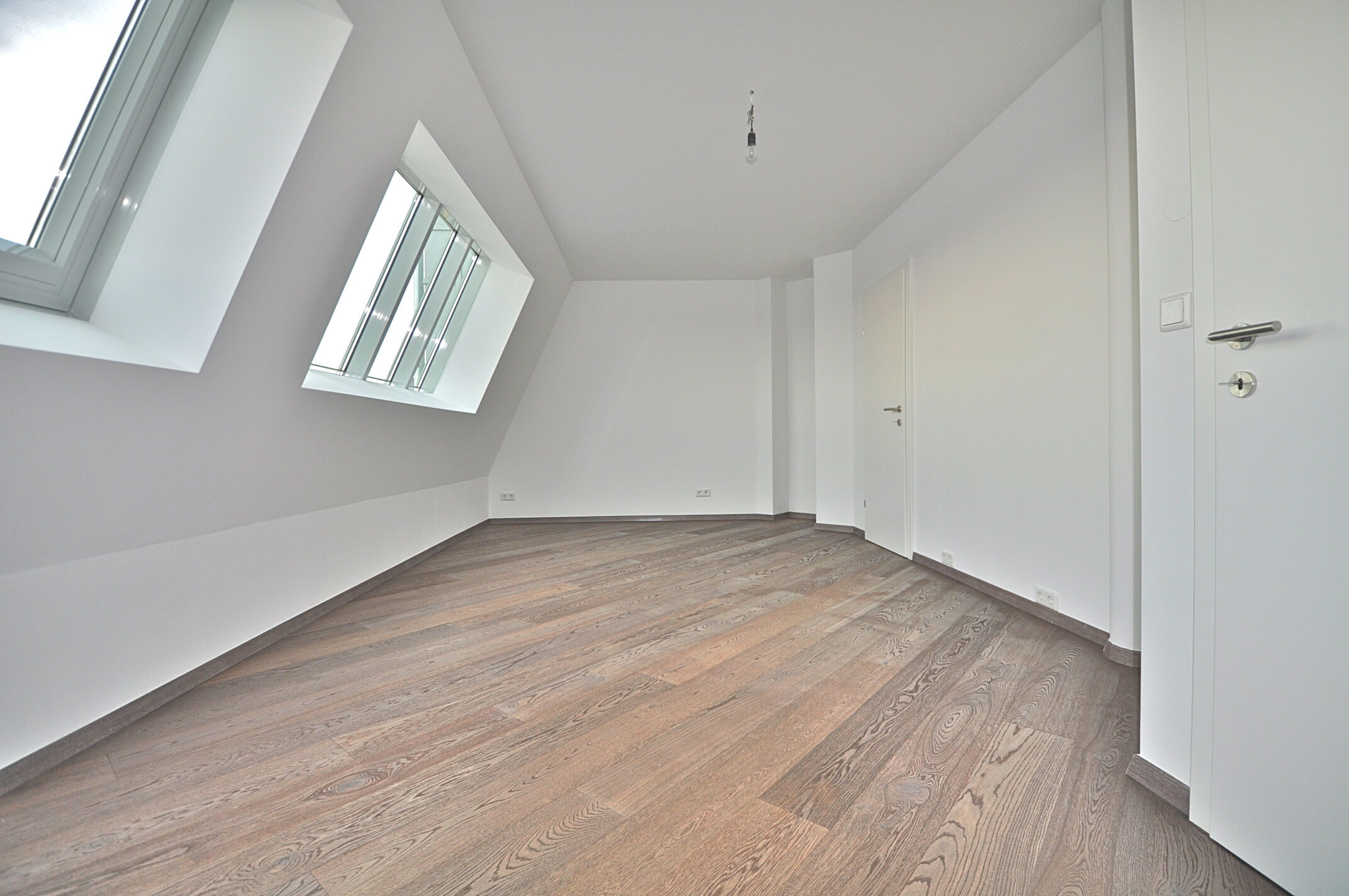 Küche mit Abstellraum