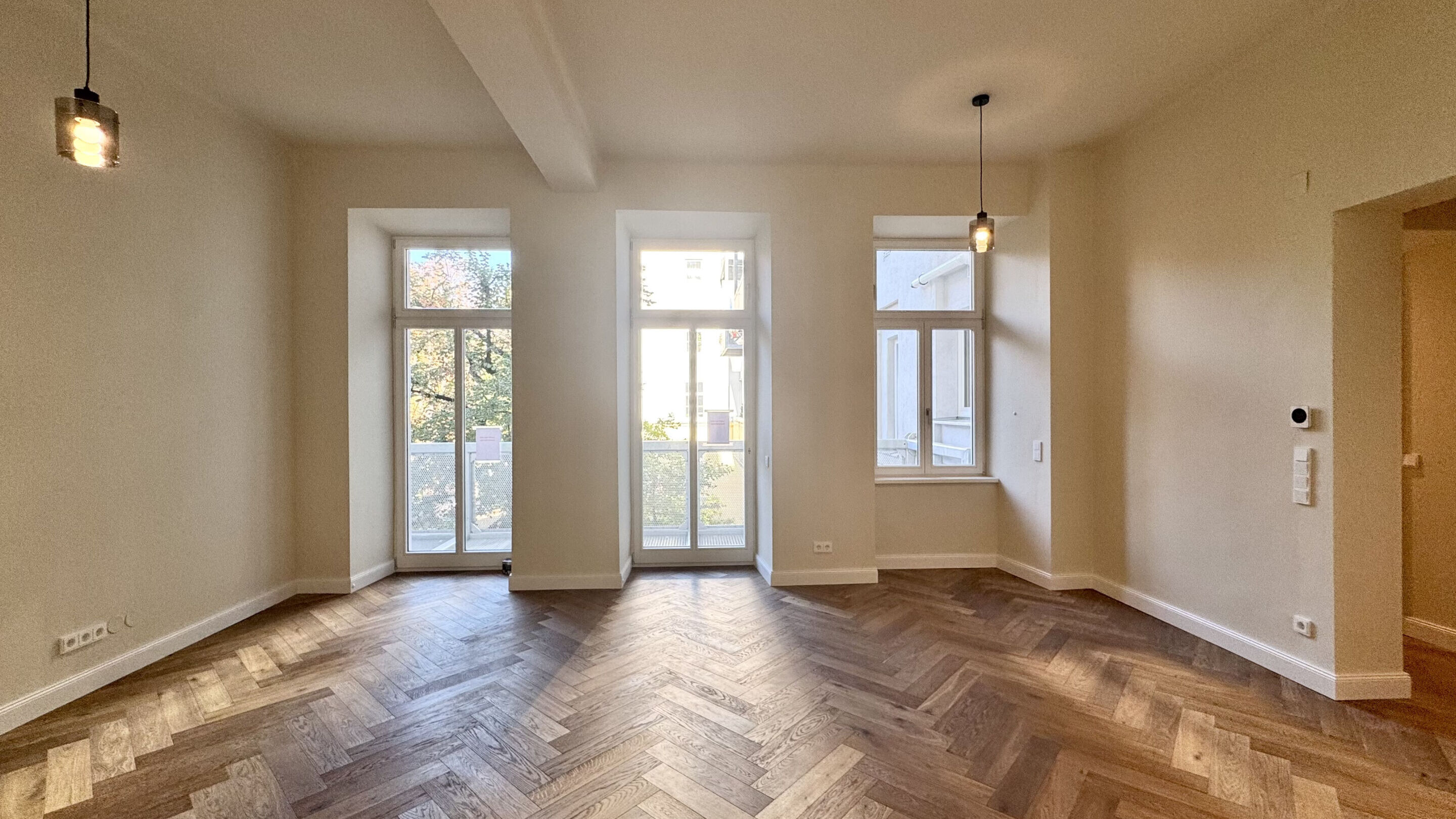 Wohnküche mit Balkon