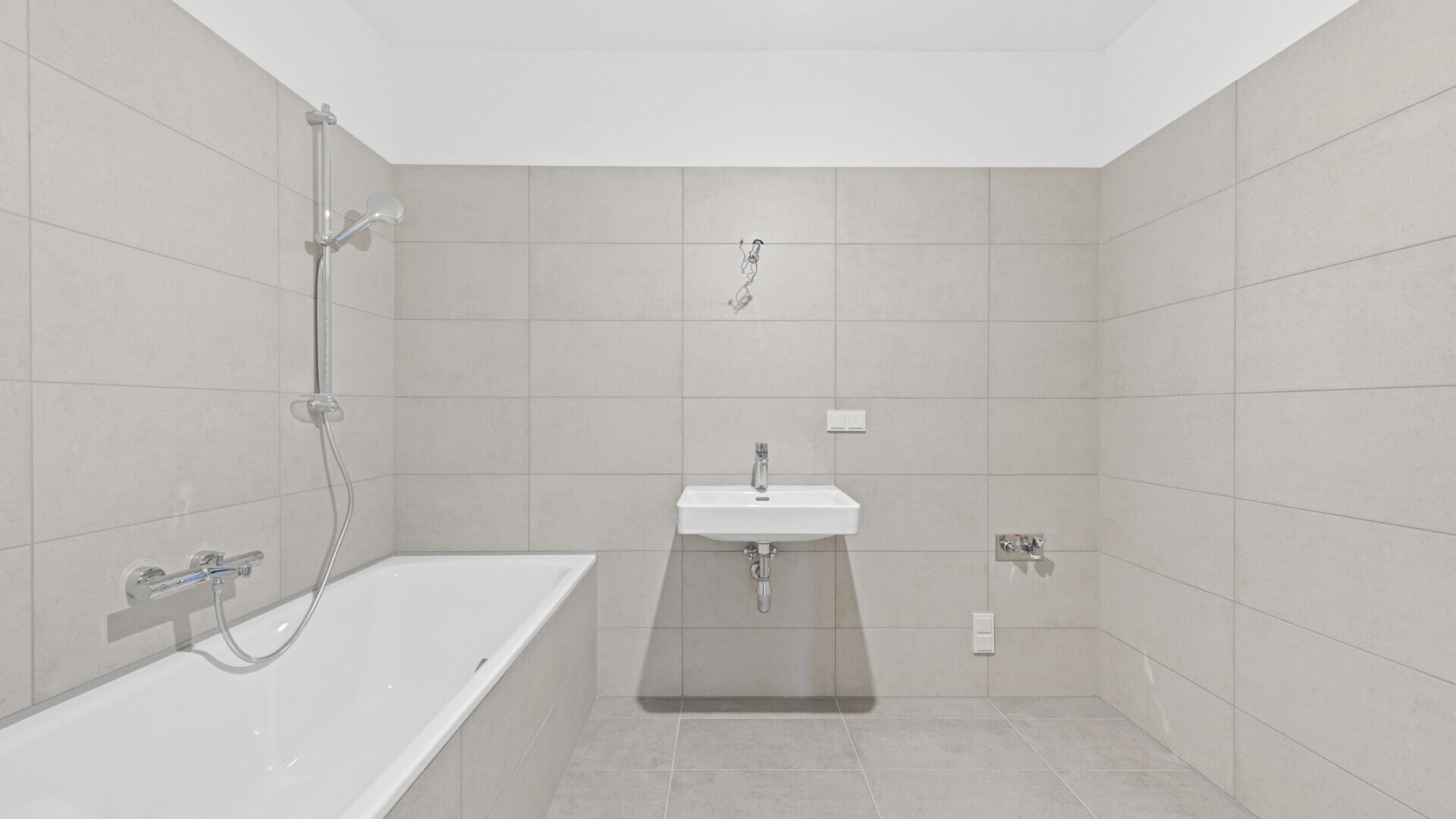 2025-12-09-S01626-Stiege 1-Top 2-001