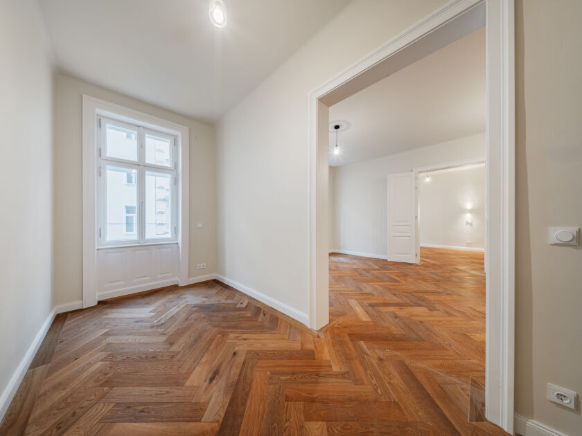 straßenseitiges Zimmer