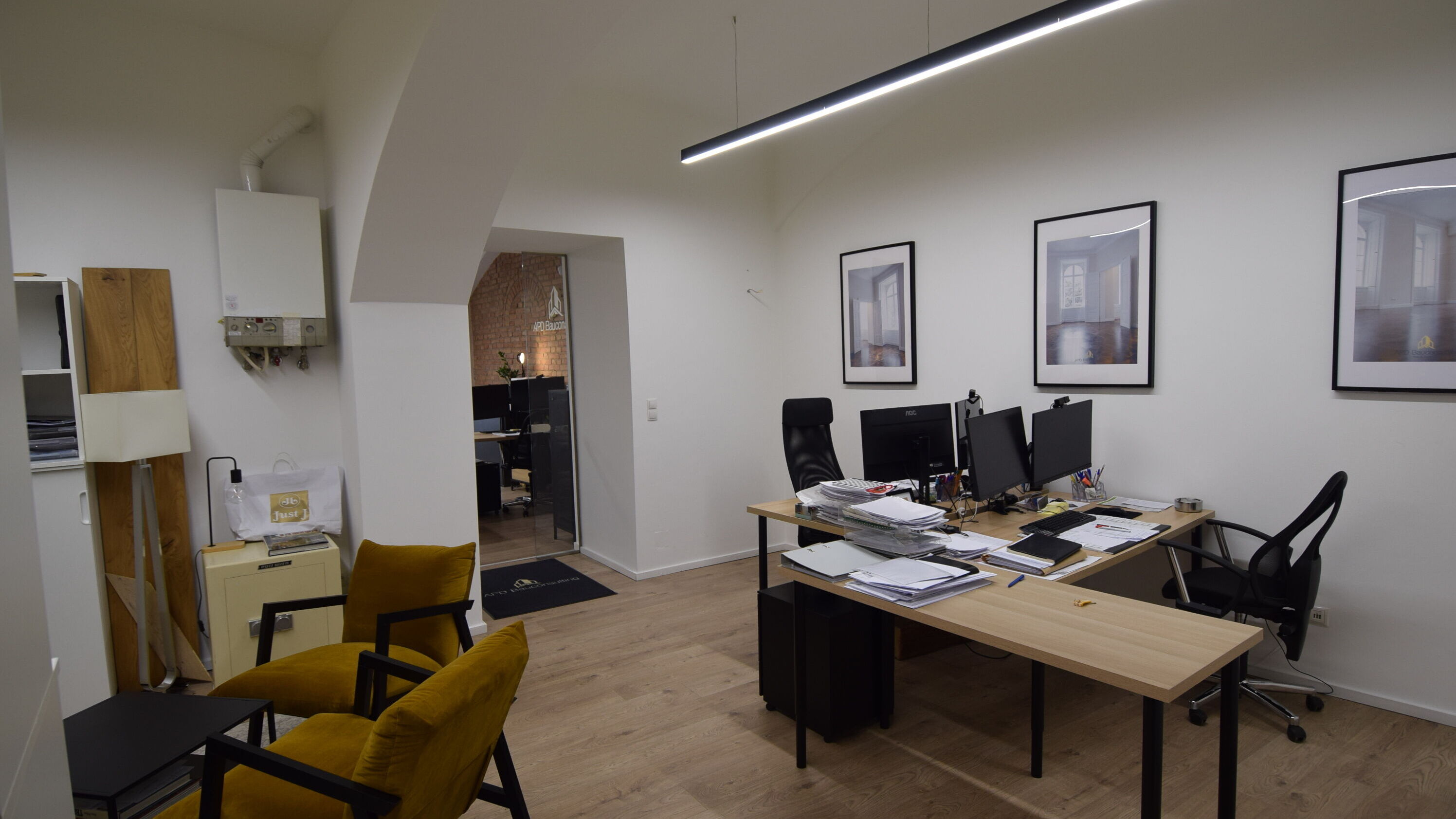 Büro 1
