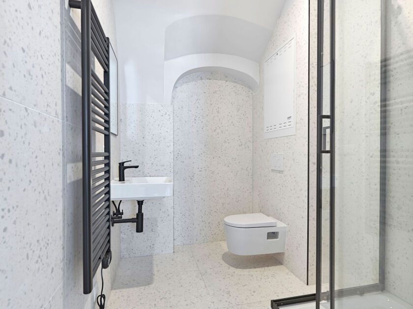 Bad mit Dusche und WC