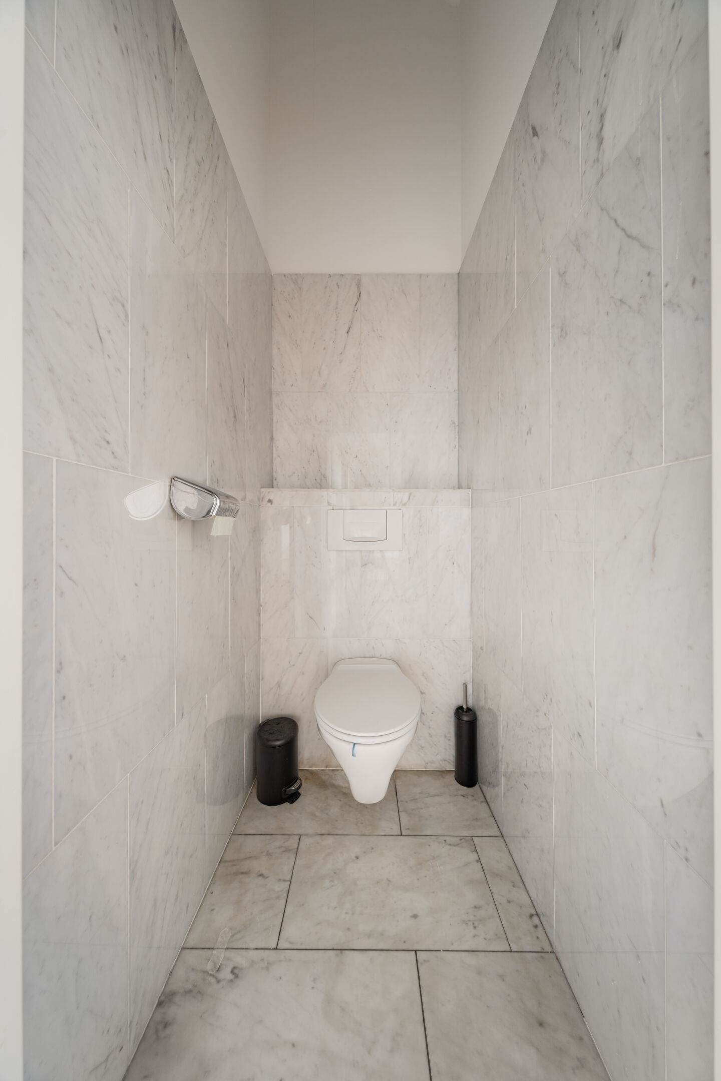 separates WC