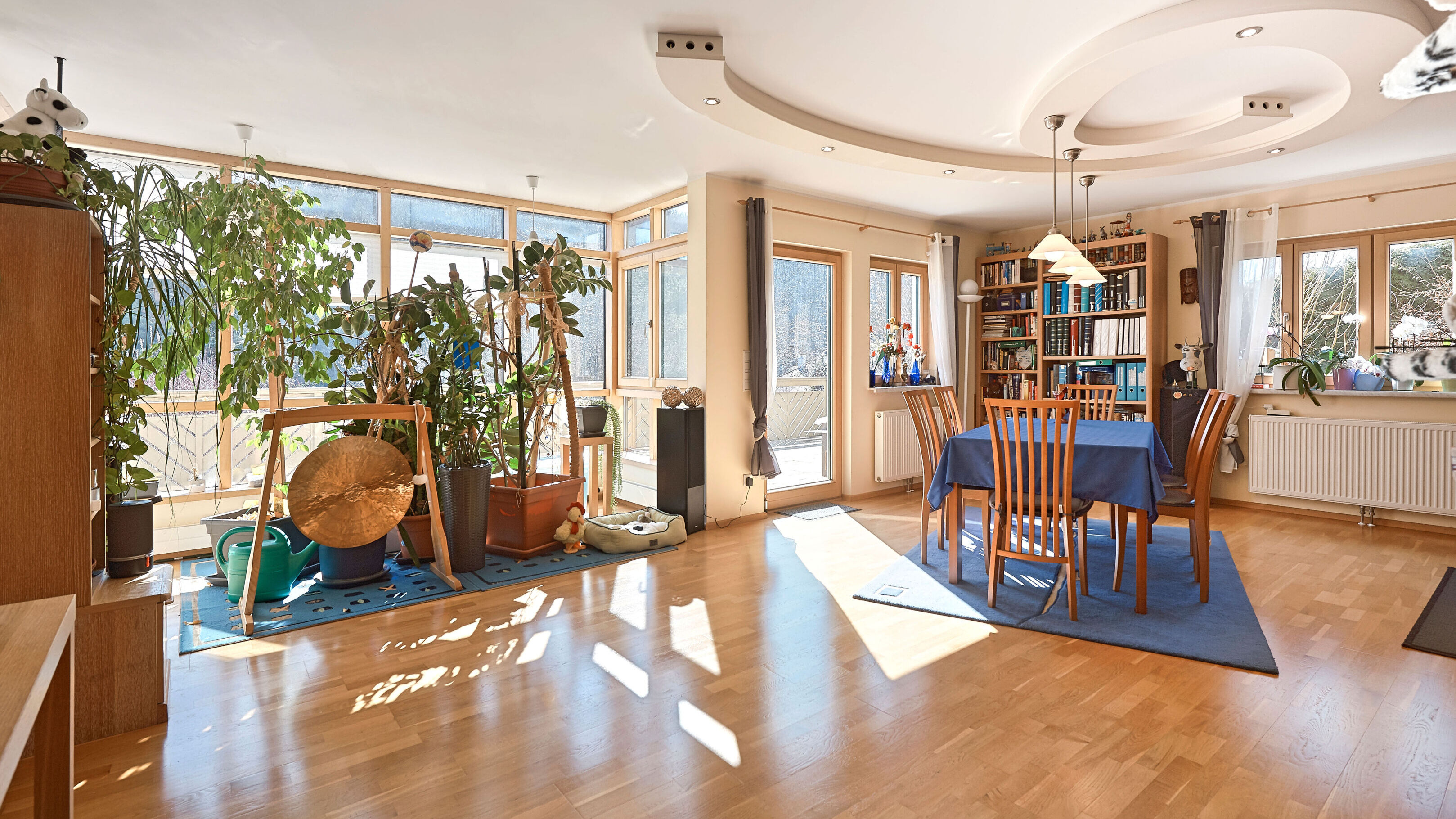 Wohnzimmer mit Wintergarten