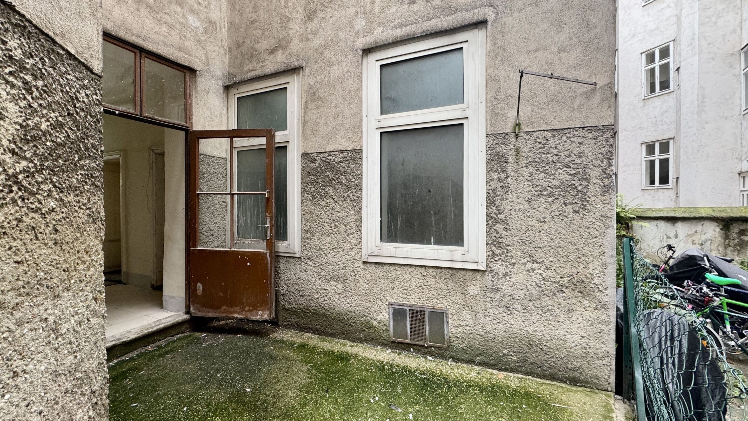 Terrasse im Innenhof