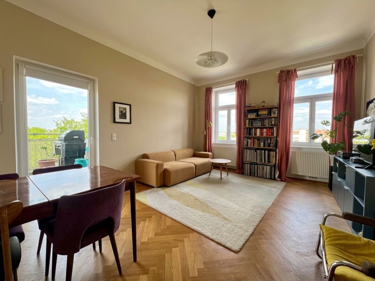 Wohnzimmer / Balkon