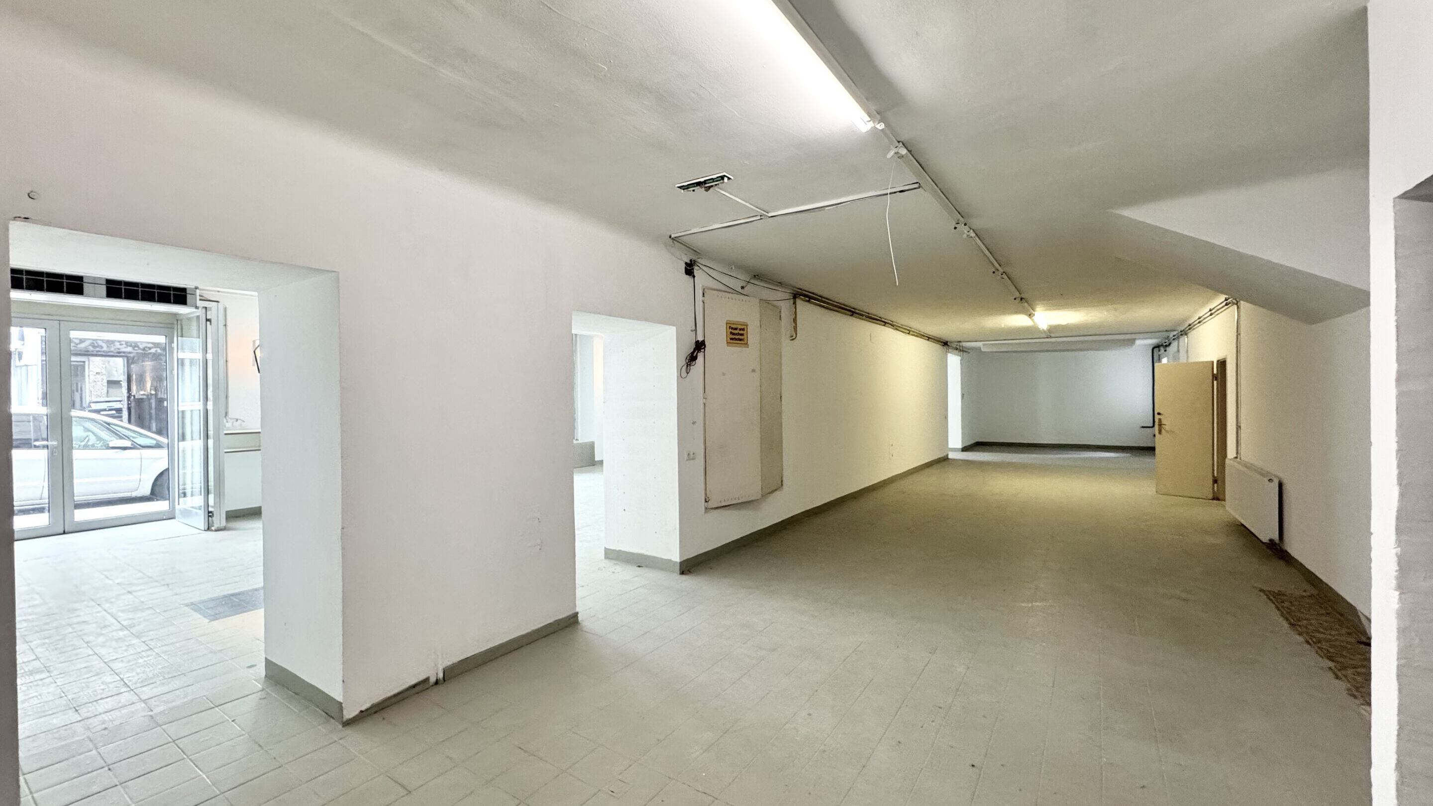 Raum mit Zugang zum Stiegenhaus