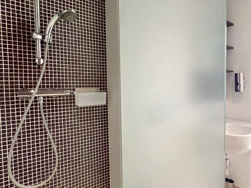 Dusche / Ebene 2