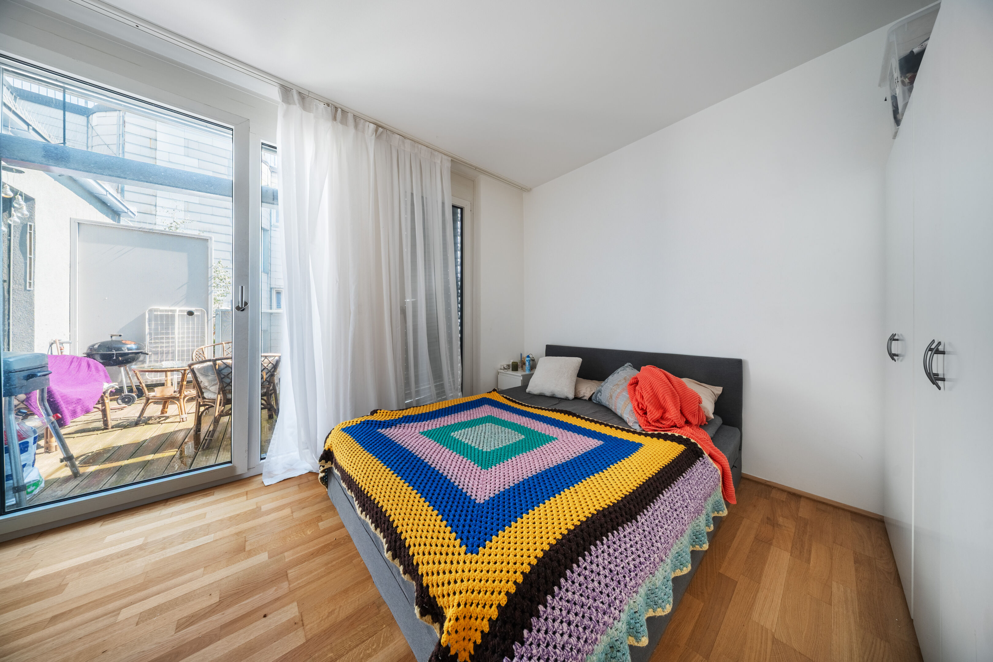 Schlafzimmer mit Balkon