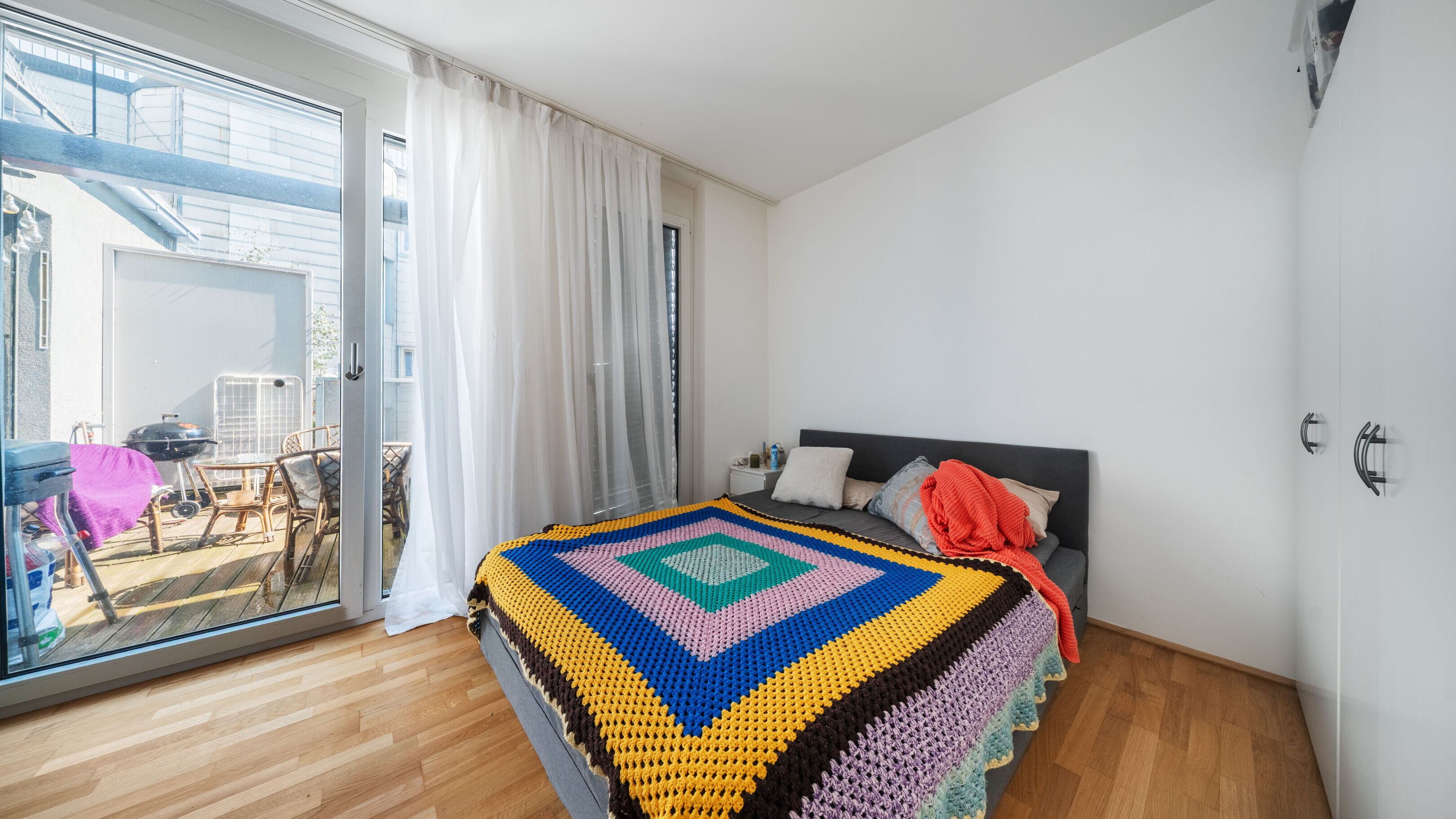 Schlafzimmer mit Balkon