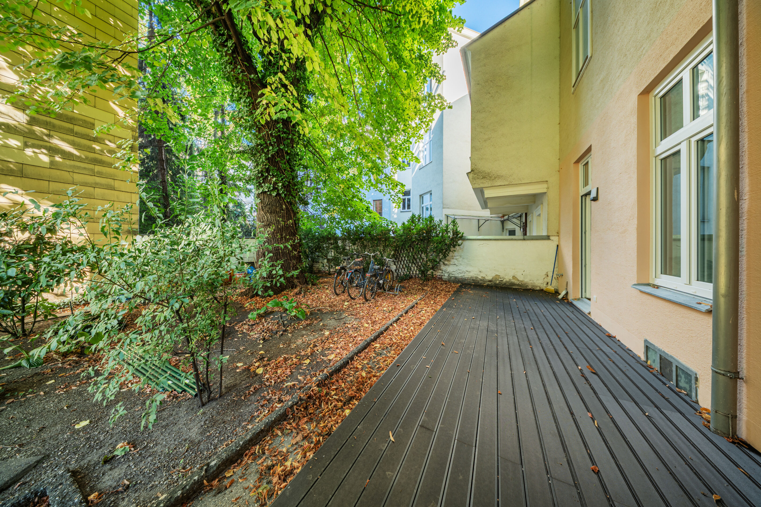 Terrasse und Garten