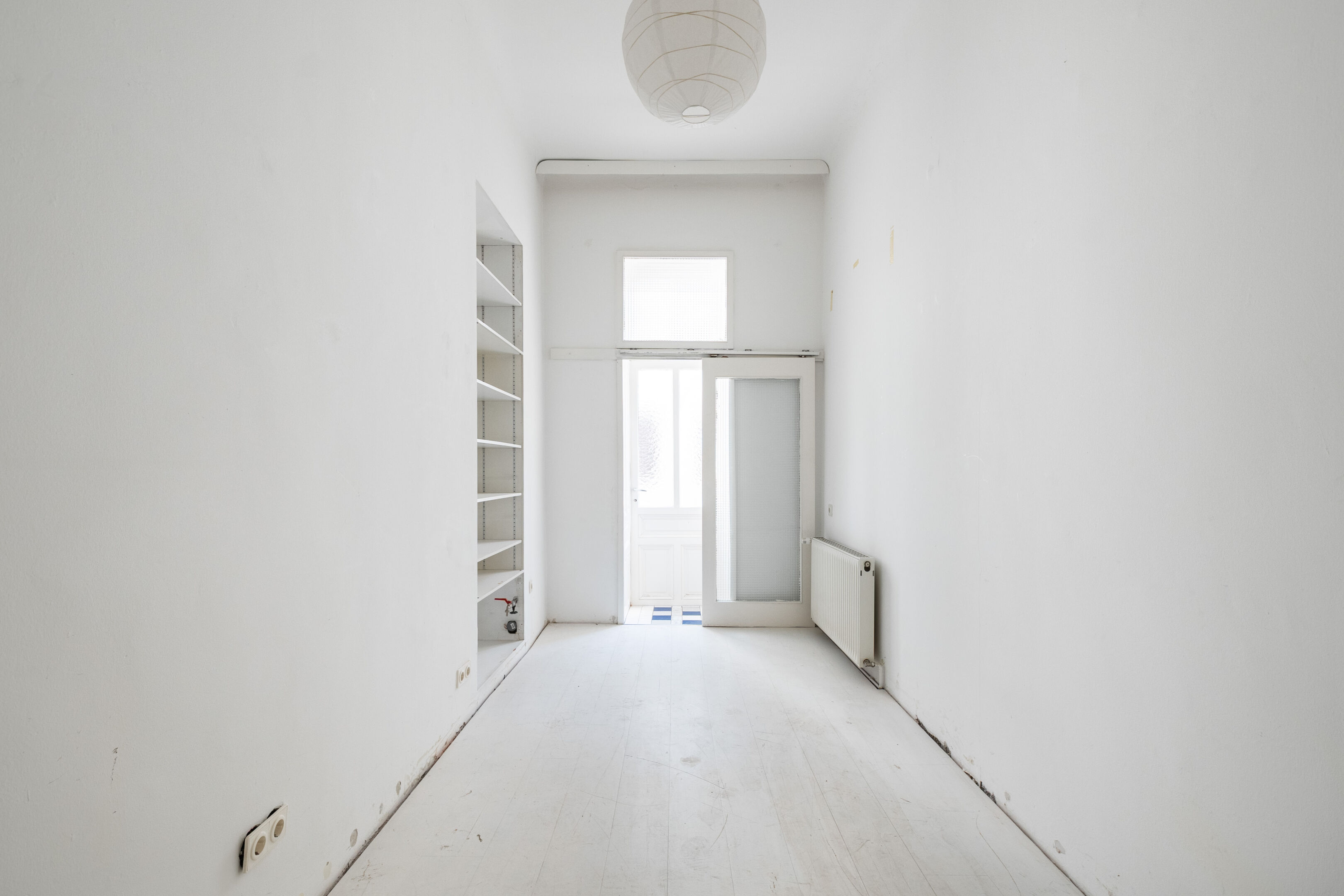 Kabinett mit Balkon