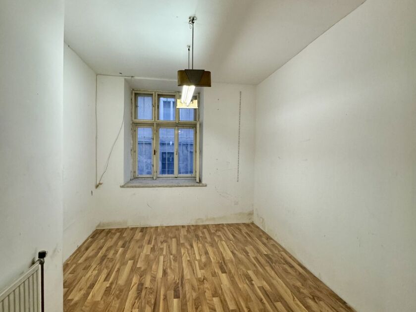 hofseitiger Raum im EG