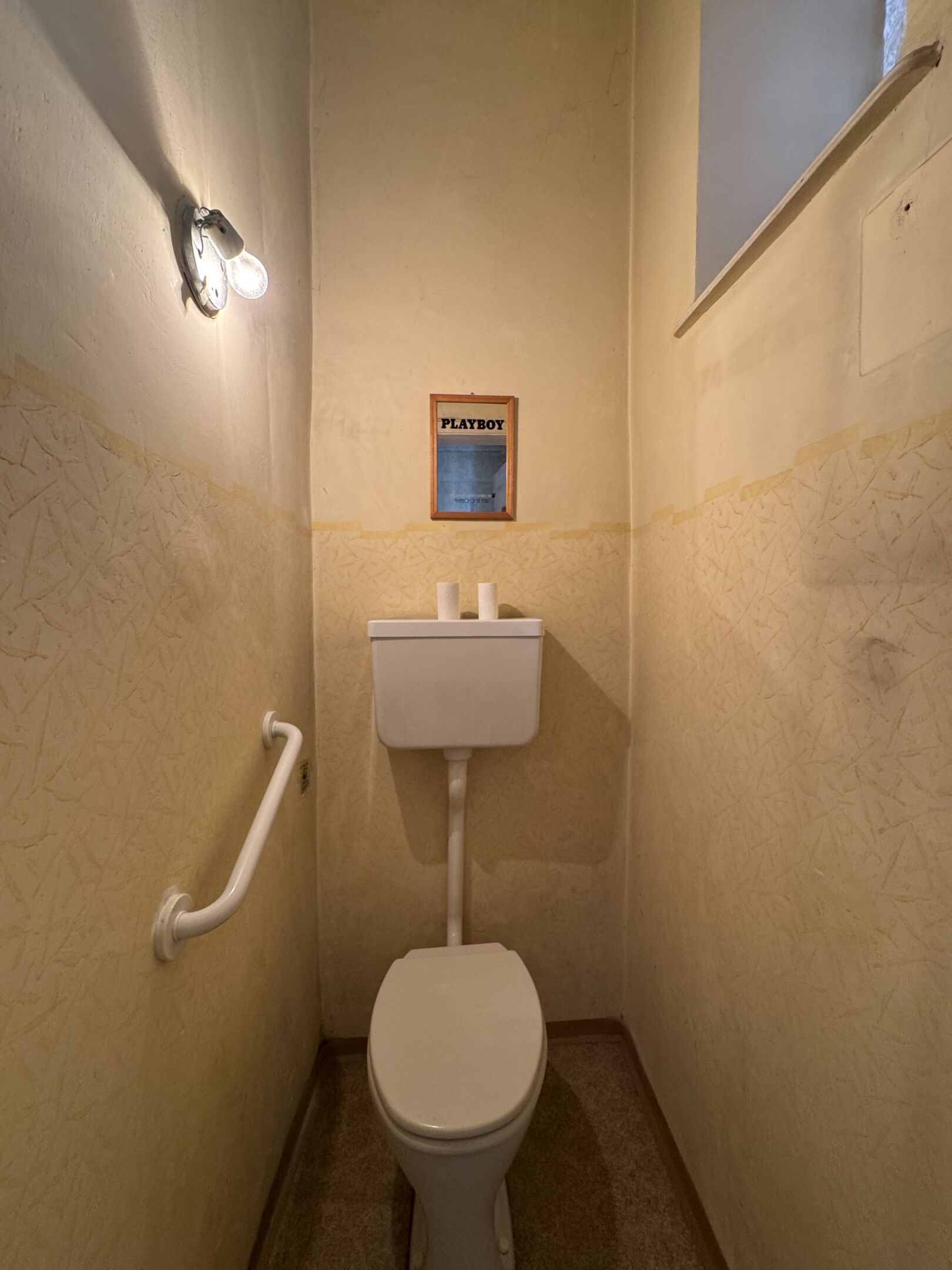 WC mit Fenster