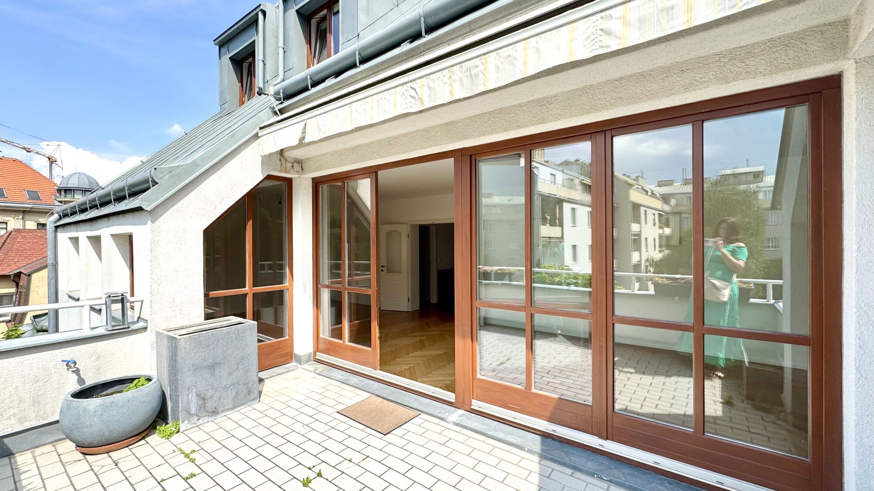 Terrasse mit Gartenblick