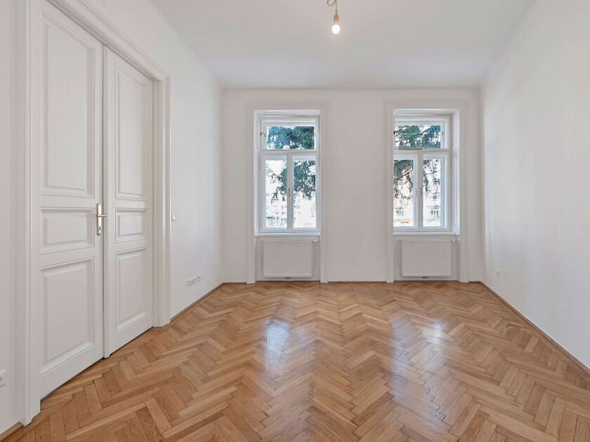 Schlafzimmer mit Blick ins Grün