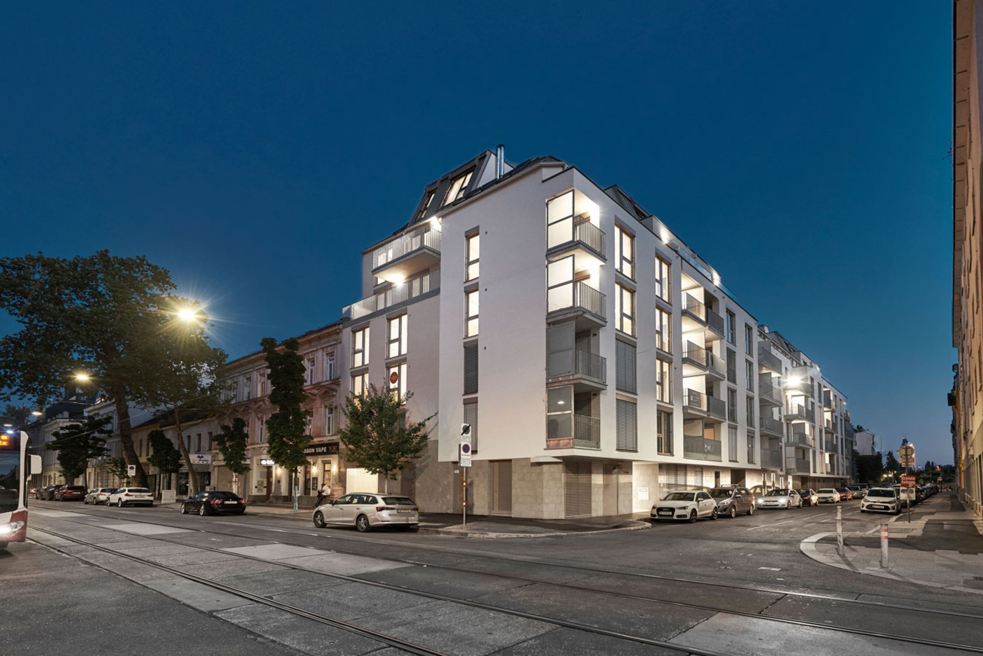 WINEGG-Nacht-Fassade-2